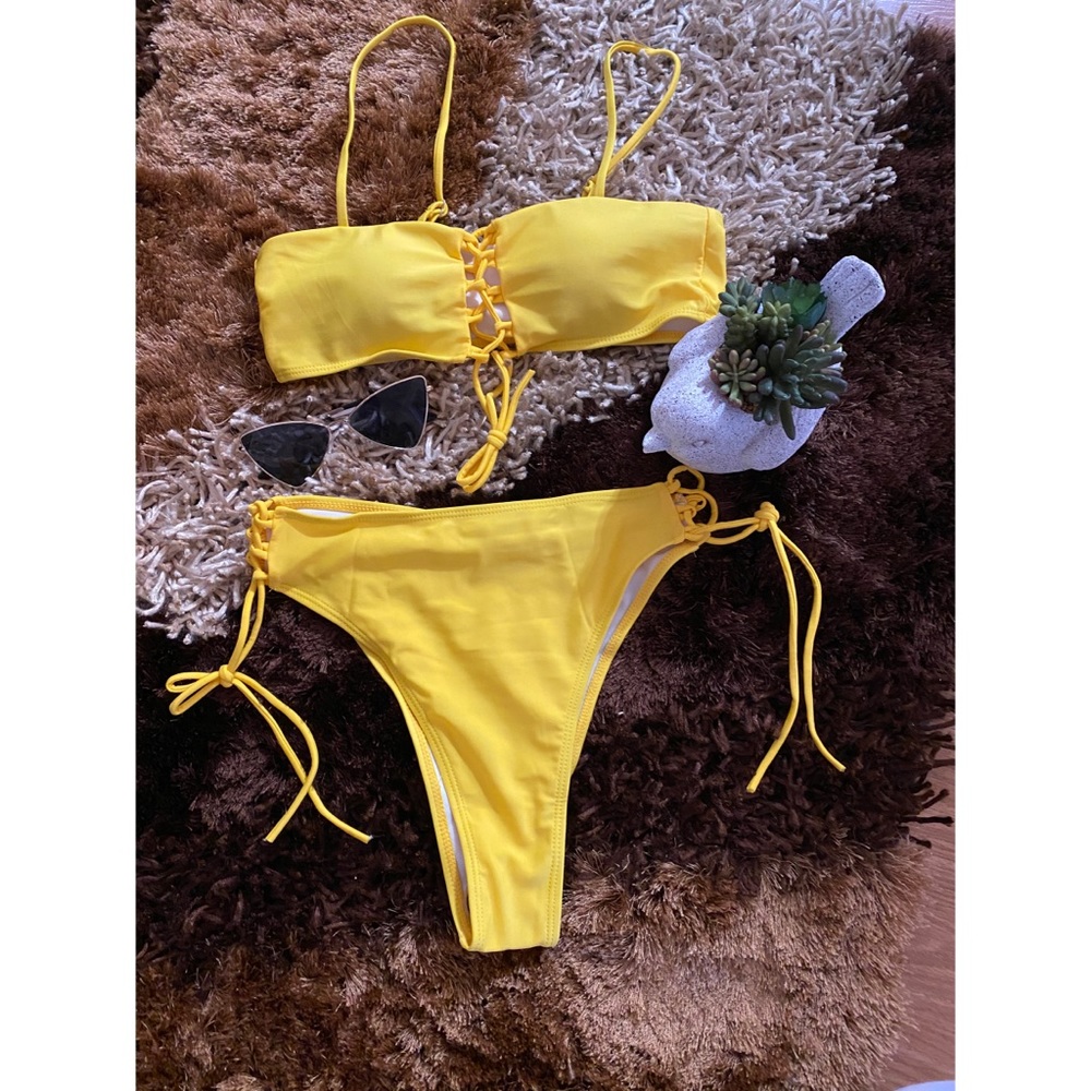 High waisted two piece Bikini ☀️ 🌼